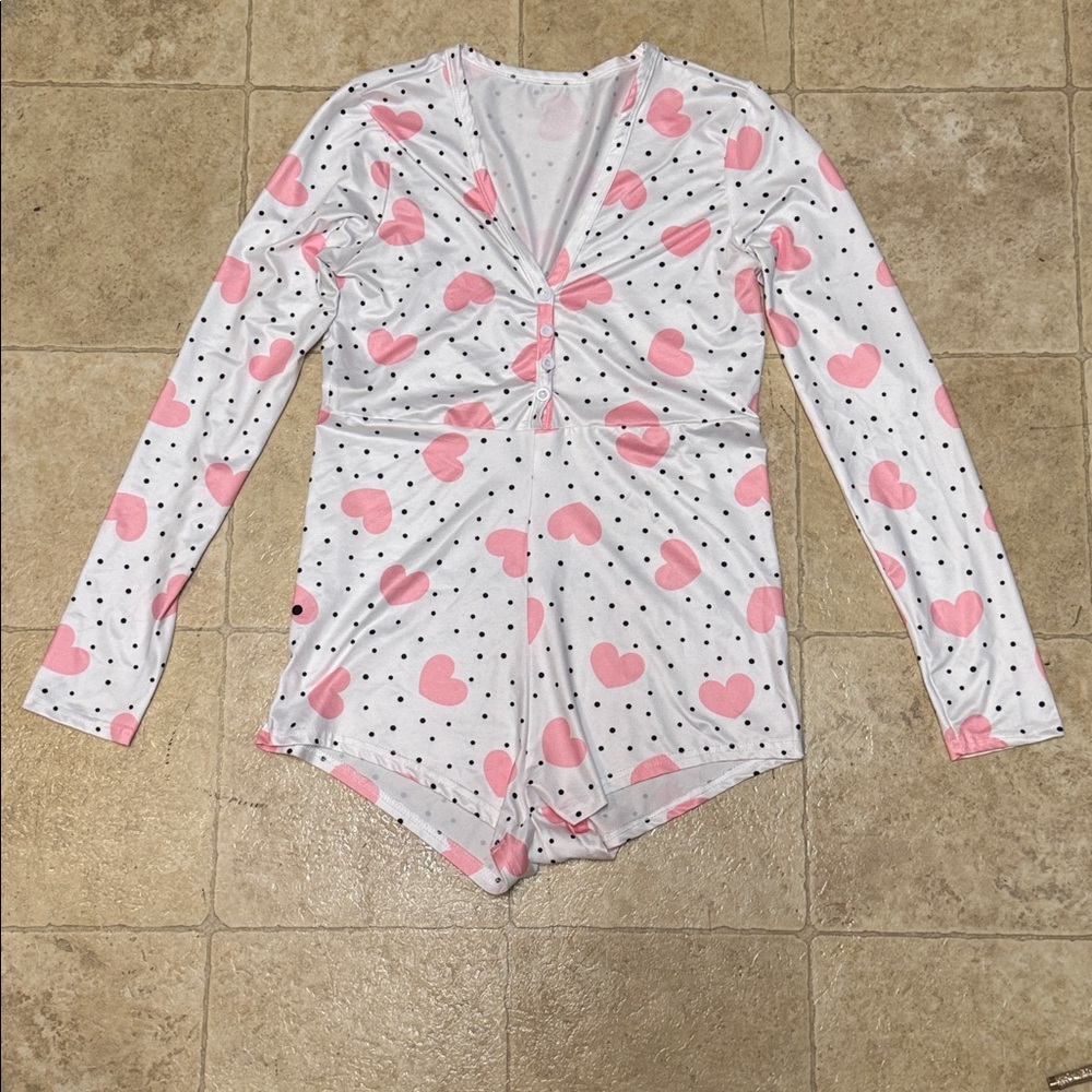 ONESIE Romper long sleeve Valentine’s Day NWOT SMALL